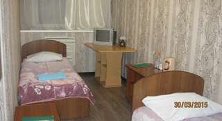 Гостевой дом  Страйк Кызыл Стандартный двухместный номер с 2 отдельными кроватями-2